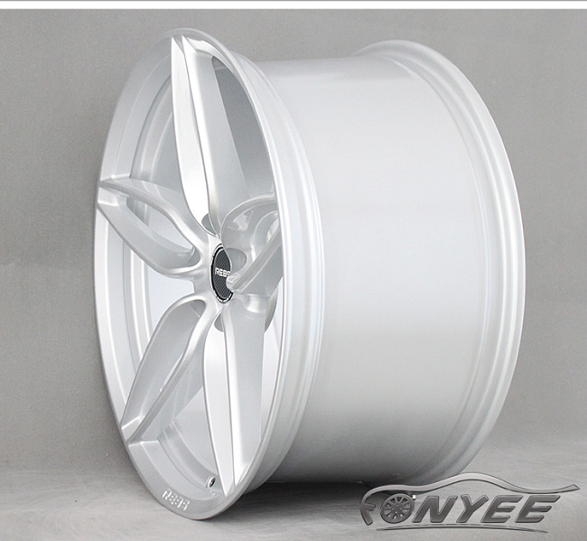 картинка Новые диски Rebs R19 5х114,3 J9,5 ET45 серебро магазин  StreetTuning 