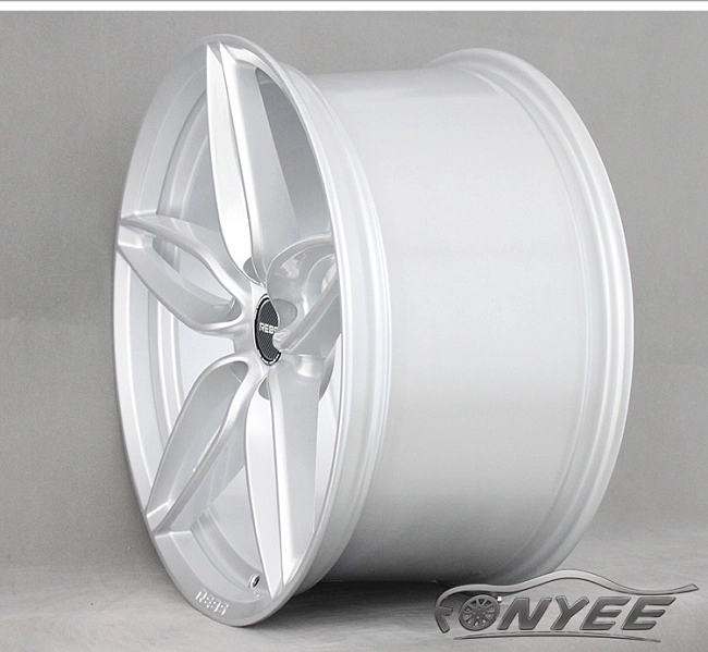 картинка Новые диски Rebs R19 5х114,3 J9,5 ET45 серебро магазин  StreetTuning 