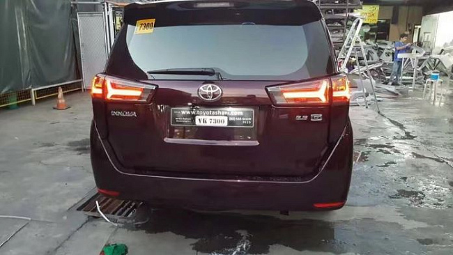 картинка Задние светодиодные фонари для TOYOTA INNOVA CRYSTA 2016-UP магазин  StreetTuning 