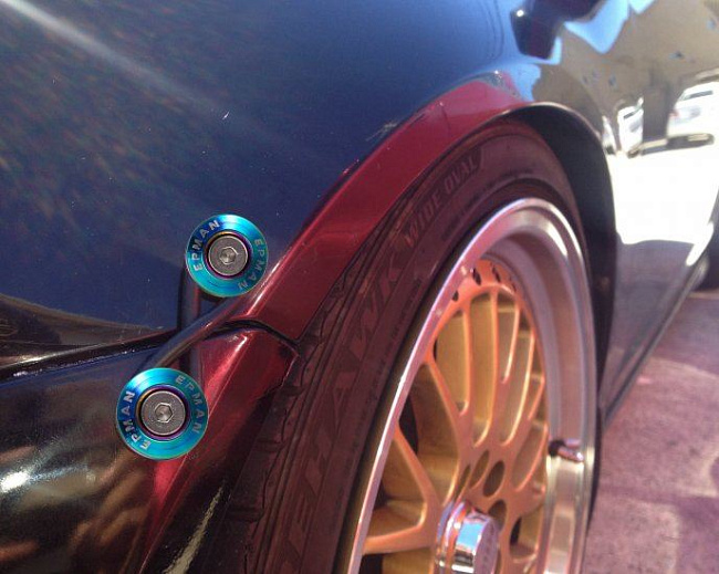 картинка Фиксатор-подтяжка обвесов Epman , цвет крансный магазин  StreetTuning 