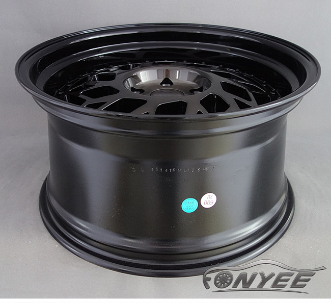 картинка Новые диски REGEN5 R33 R18 5x112 ET42 J9,5 черные магазин  StreetTuning 