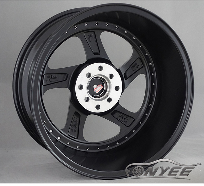 картинка Новые диски Rotiform TMB Flat R17 4х100/114,3 ET30 J8 черный глянец + золотистые болтики магазин  StreetTuning 