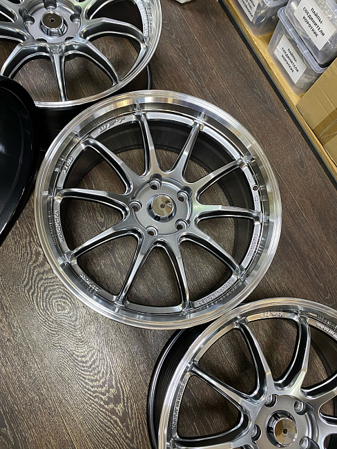 картинка Новые диски RAYS R18 J8.5 ET33 5X114.3, Hyper Black магазин  StreetTuning 