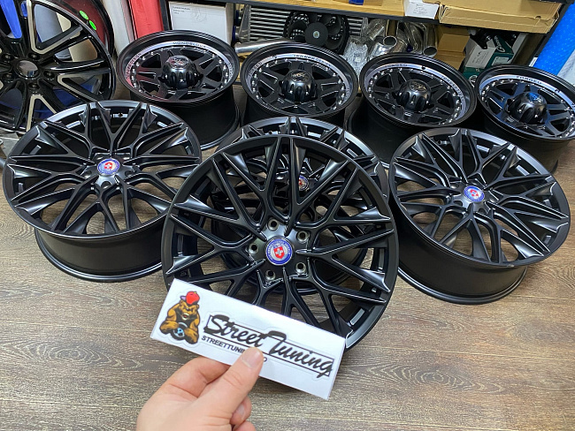 картинка Новые HRE P200 Replika R20 J8,5 ET45 5X130 черные магазин  StreetTuning 