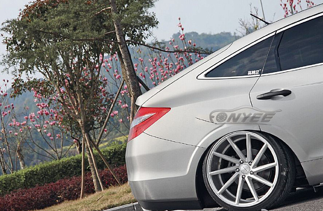 картинка Новые диски Vossen CVT-R Replica R20 5X114,3 ET35 J10 серебристые магазин  StreetTuning 