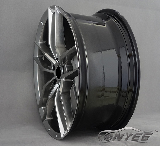 картинка Новые диски KE Flow Forming модель 4 R18 5X108 ET42 J8 черный + серебро магазин  StreetTuning 