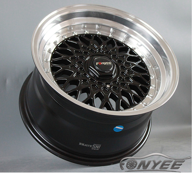 картинка Новые диски BBS RS R15 4X100/4X114,3 ET20 J7 черные + полированная полка магазин  StreetTuning 