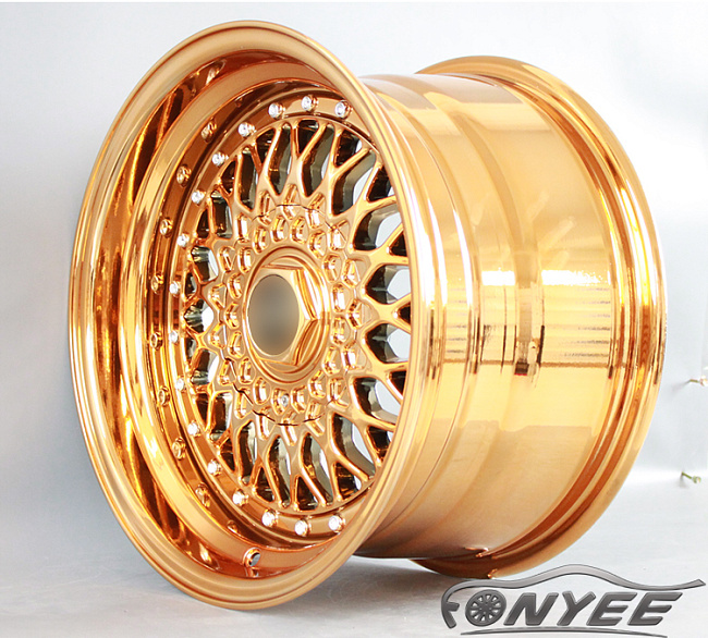 картинка Новые диски BBS RS R17 4X100/4X114,3 ET20 J8,5 золото хром + серебристые болтики магазин  StreetTuning 