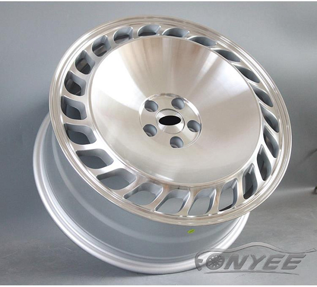 картинка Новые диски Saxo R18 5X112 ET40 J8 серебро магазин  StreetTuning 