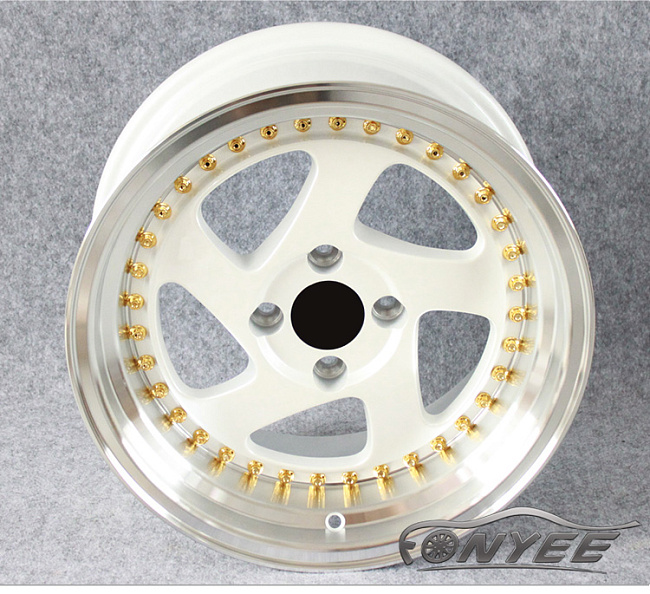 картинка Новые диски Rotiform TMB Flat R16 4х100 ET20 J8 белый глянец + полированная полка магазин  StreetTuning 