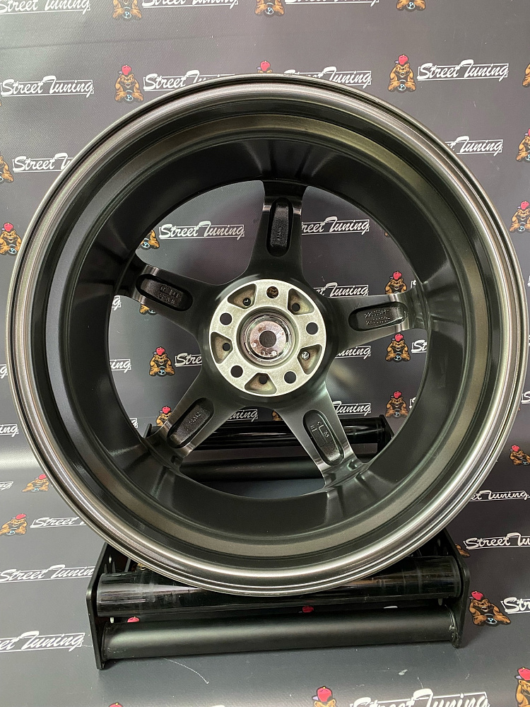 картинка Новые диски Work T5R 2P R18 J8.5 ET28 5x114.3 Hyper Black от магазина  StreetTuning