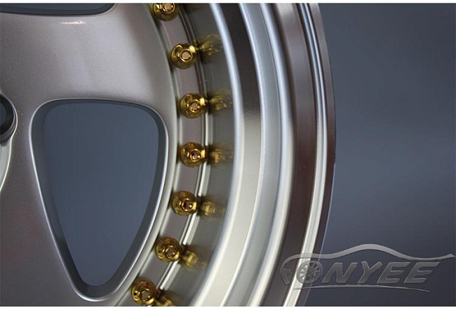 картинка Новые диски Rotiform TMB Flat R15 4х100 ET25 J8 серебро + золотистые болтики магазин  StreetTuning 