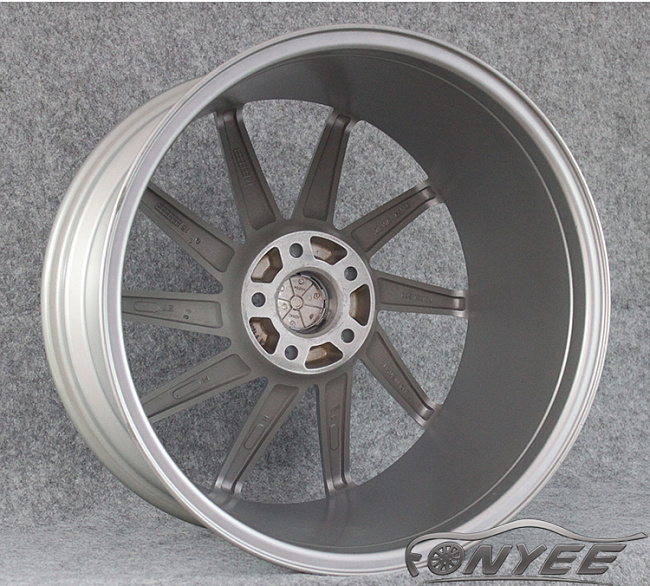 картинка Новые диски Vossen CVT-L Replica R19 5X112 ET35 J9 серебристые магазин  StreetTuning 