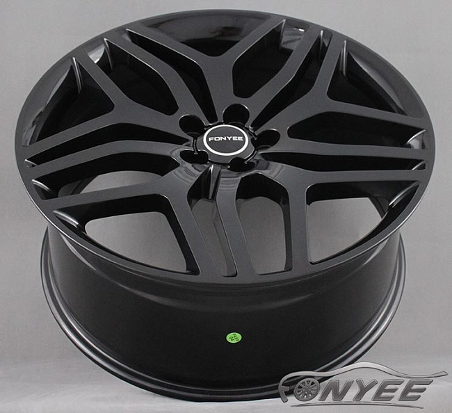 картинка Новые диски Range Rover Evoque Wheels R22 5x120 ET48 J9,5 черный глянец магазин  StreetTuning 