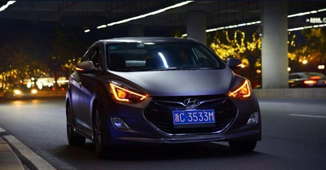 картинка Передние фары для Hyundai Elantra магазин  StreetTuning 