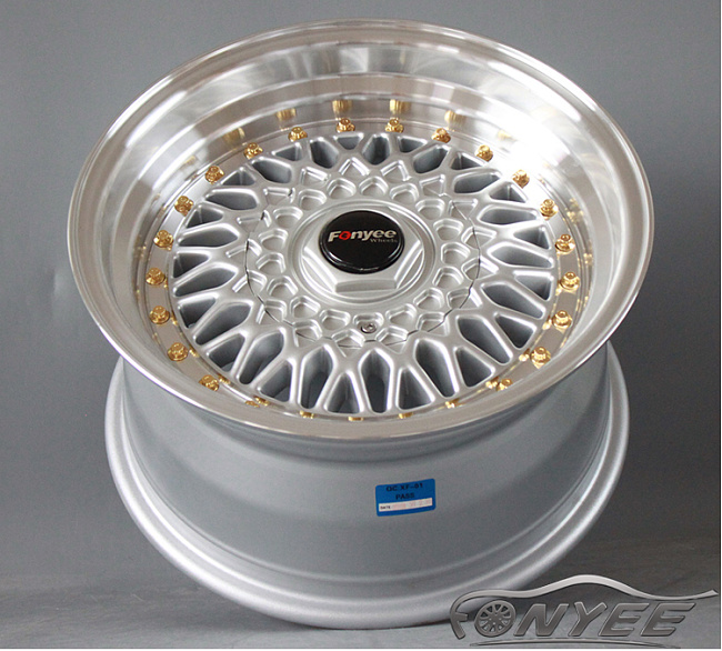 картинка Новые диски BBS RS R16 4X100/4X114,3 ET20 J9 серебро + золотистые болтики магазин  StreetTuning 