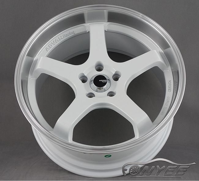картинка Новые диски Advan GT R19 5x114,3 ET35 J8,5 белые магазин  StreetTuning 