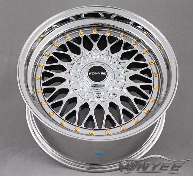 картинка Новые диски BBS RS R17 4X114,3/5X114,3 ET15 J10 хром серебро + золотистые болтики магазин  StreetTuning 
