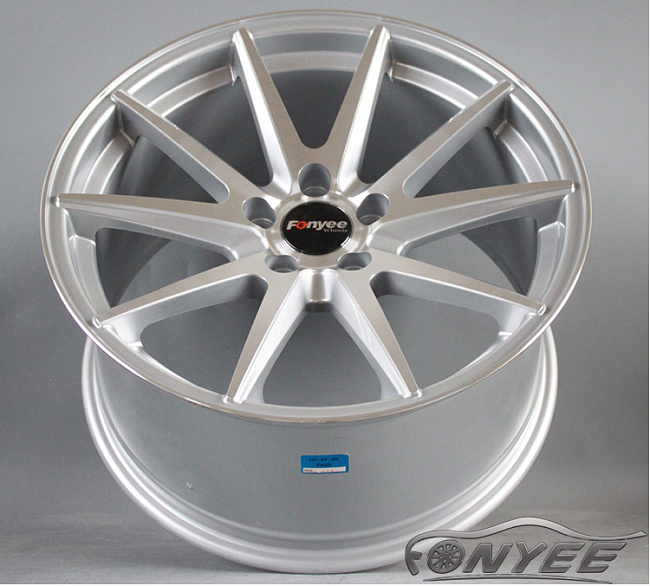 картинка Новые диски Vossen VFS1 Replica R18 5X114,3 ET35 J9,5 серебро магазин  StreetTuning 