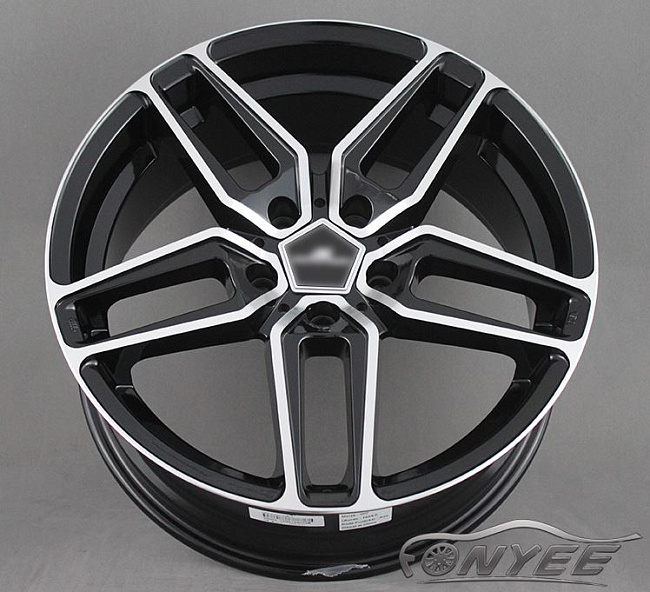 картинка Новые диски AC Schnitzer Type VIII R18 5X114,3 ET45 J8 черный + серебро магазин  StreetTuning 