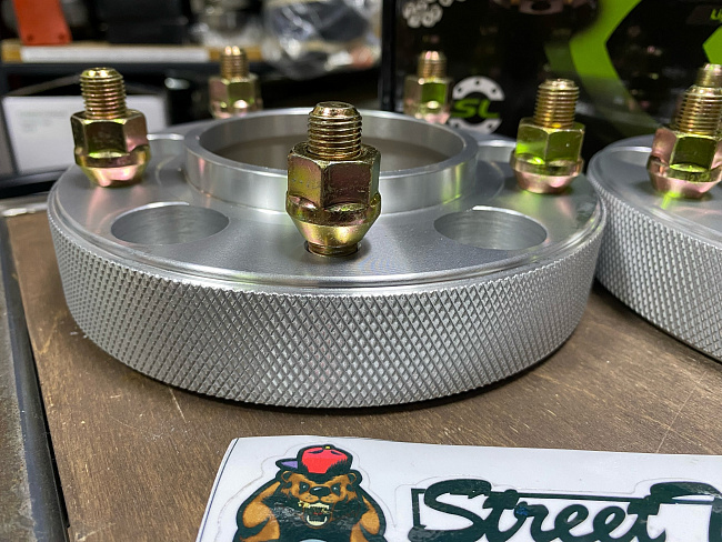 картинка Проставка Starleks 35 мм 5x139.7 цо 98.5 шпилечная M12x1,25 магазин  StreetTuning 