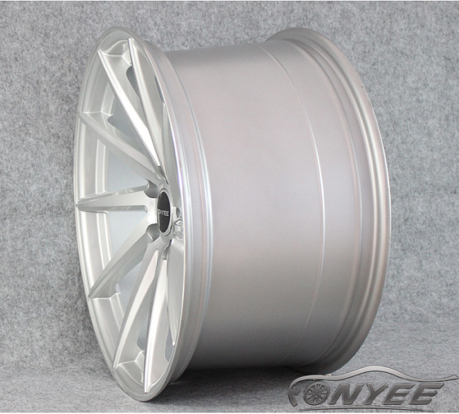 картинка Новые диски Vossen CVT-L Replica R19 5X112 ET35 J9 серебристые магазин  StreetTuning 