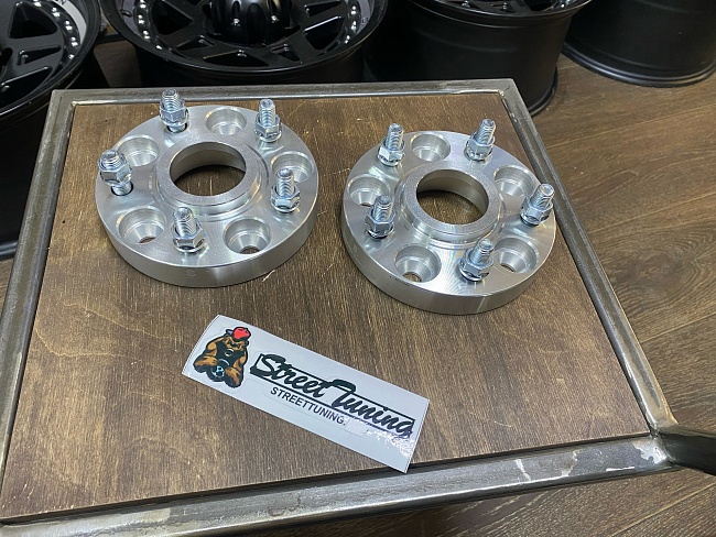 картинка Проставка Starleks 25 мм 5x114.3 цо 67.1 шпилечная M12x1,5 магазин  StreetTuning 