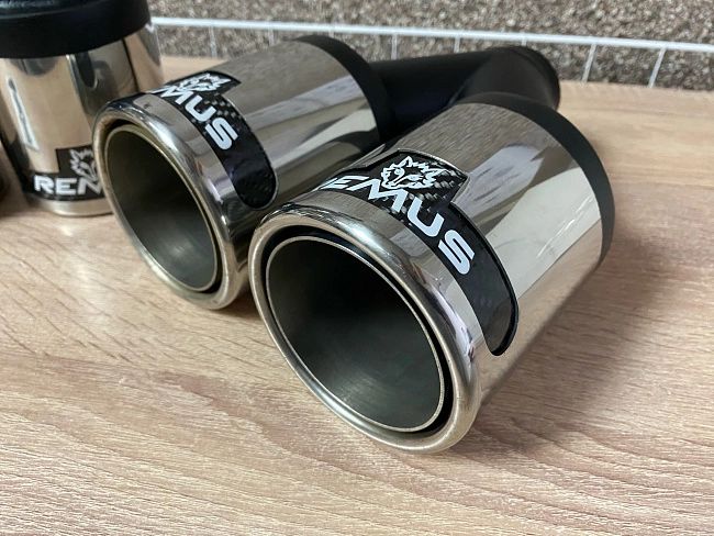 картинка Насадки на глушитель Remus Style двойные комплект- 2 шт 51 х 89 мм магазин  StreetTuning 