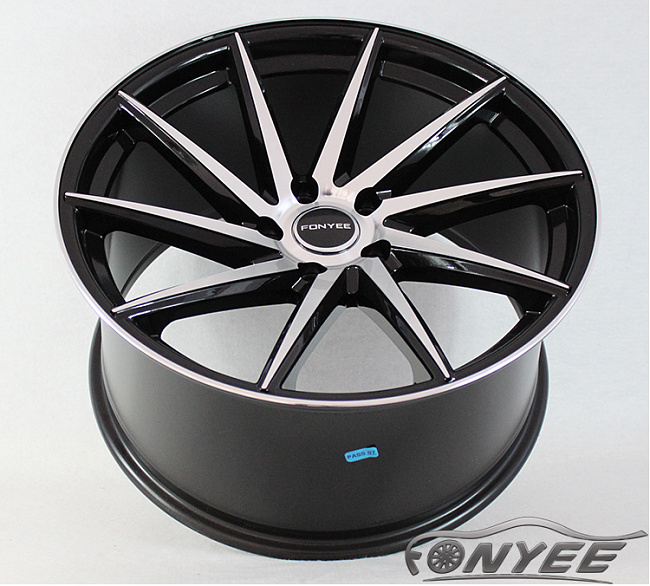 картинка Новые диски Vossen CVT-R Replica R19 5X114,3 ET35 J10 черный глянец + серебро магазин  StreetTuning 