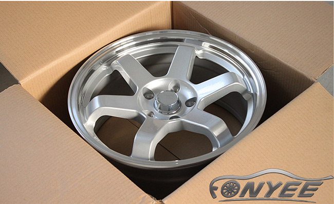 картинка Новые диски Rays TE37 R17 5X114,3 ET42 J9 серебро глянец + полированная полка магазин  StreetTuning 