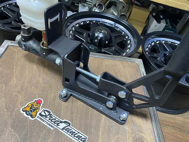 картинка Ручник гидравлический вертикальный Lider с дополнительным бачком магазин  StreetTuning 