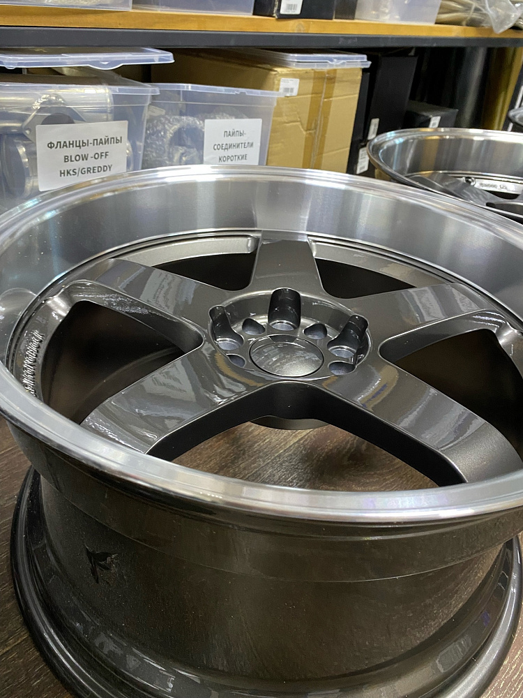 картинка Новые диски Style Nismo LM R18 J9.5 ET12 5x100/5x114,3 от магазина  StreetTuning