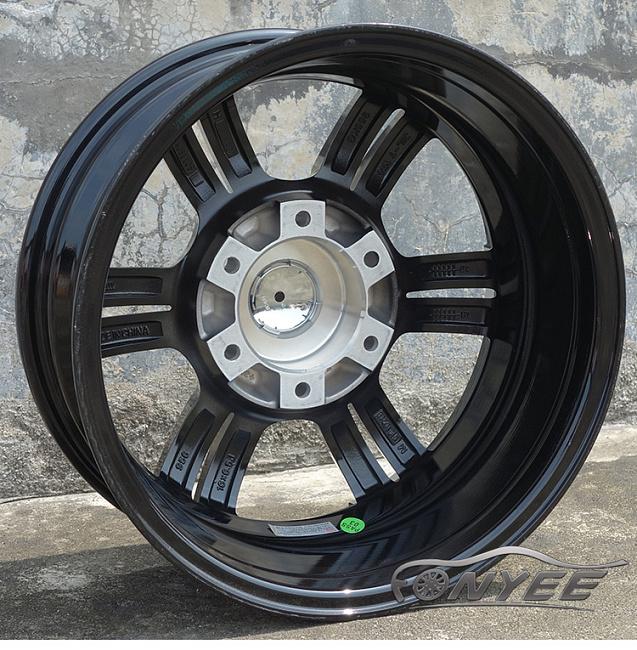 картинка Новые диски WILDPORTER CROSS SIX R16 J6,5 ET38 6x139,7 черный глянец + серебро магазин  StreetTuning 