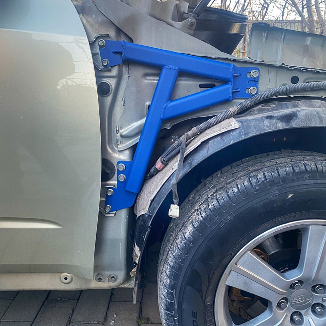 картинка Комплект усилителей под передние крылья для Subaru Forester SH магазин  StreetTuning 