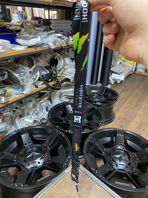 картинка Шнурок для Ключей Monster Energy - тканевый магазин  StreetTuning 