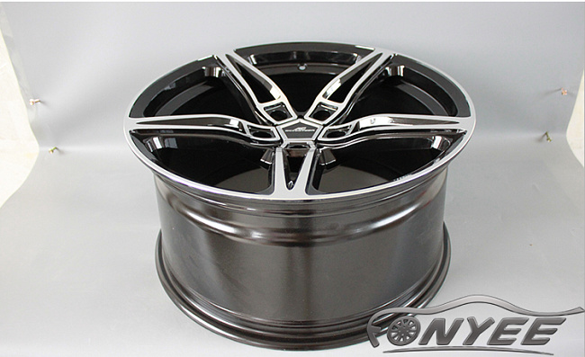 картинка Новые диски AC schnitzer AC1 R19 5X114,3 ET35 J8,5 черный глянец + серебро магазин  StreetTuning 