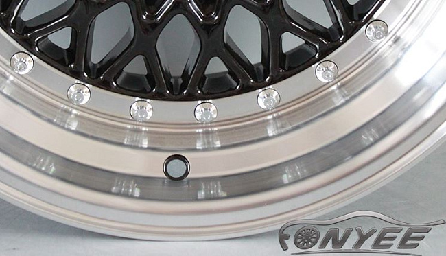 картинка Новые диски BBS RS R17 4X100/4X114,3 ET35 J7,5 черные + полированная полка магазин  StreetTuning 