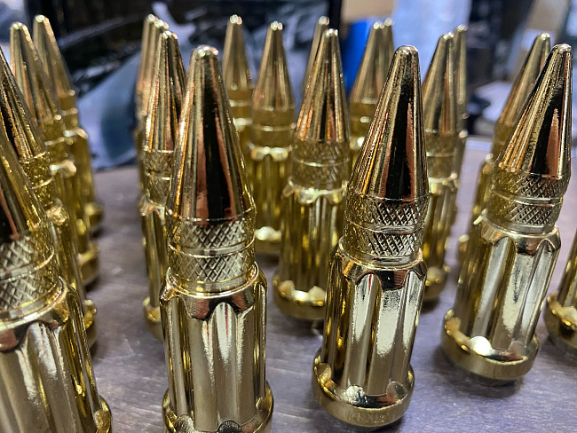 картинка Комплект гаек пики (пули) Starleks, 14х1.5, цвет золотой титан, 20 шт. магазин  StreetTuning 