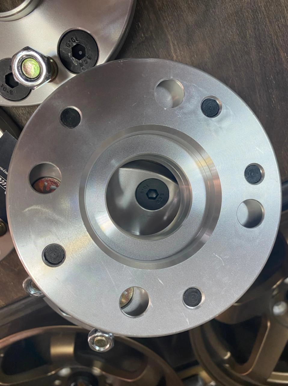 картинка Проставка переходная 25 мм с 4x114.3 на 5x114.3-ц. о73.1/56.1 шпилька 12х1.5 магазин  StreetTuning 