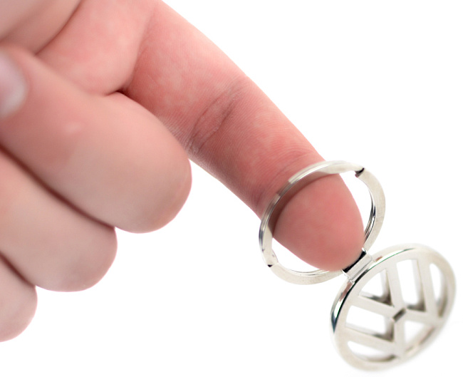 картинка Брелок Volkswagen хром магазин  StreetTuning 