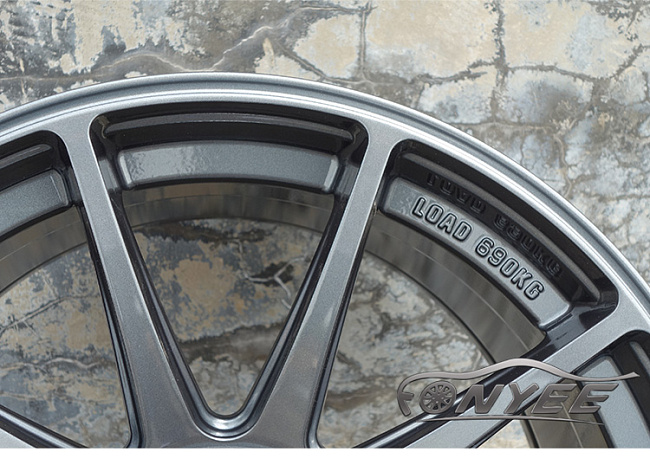 картинка Новые диски XXR 527 Replica R18 5x112-5x114,3 ET35 J8,5 мокрый асфальт магазин  StreetTuning 