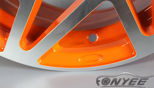 картинка Новые диски Forgiato Monoleggera FINESTRO-M R15 J7 ET+35 4x100 оранжевый + серебро магазин  StreetTuning 