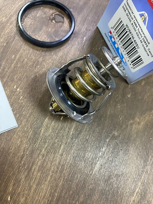 картинка Термостат низкотемпературный спортивный ТАМА oyota 2GRFE Camry 2006- GCV40, RX300 GSU3 магазин  StreetTuning 