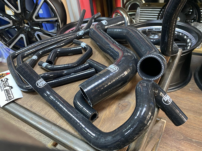 картинка Патрубки системы охлаждения Subaru Impreza WRX STi GRB GH турбо 08+10шт, черные магазин  StreetTuning 