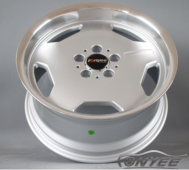 картинка Новые диски Mercedes AMG Monoblock R17 5X112 ET25 J9 серебро + полированная полка магазин  StreetTuning 