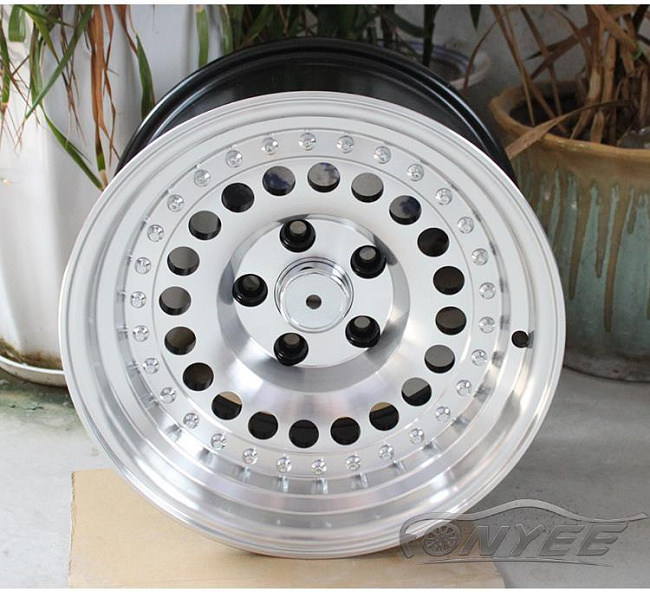 картинка Новые диски Raguna D-Force AKRO R16 6X114,3 ET-5 J9 серебро магазин  StreetTuning 