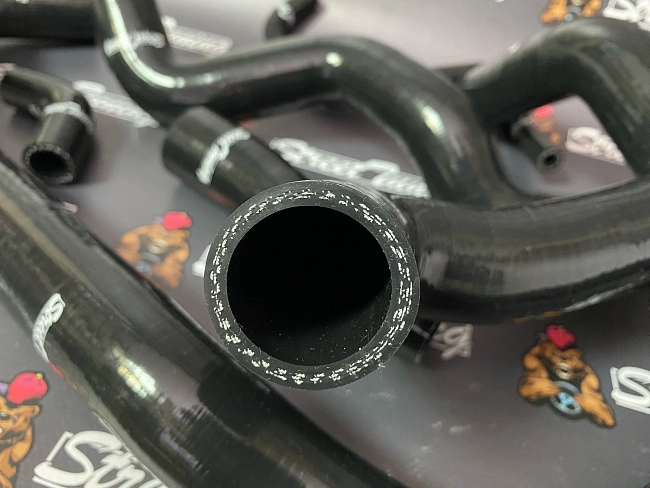 картинка Патрубки системы охлаждения StreetTuning для Mini Cooper R56, черные 8 шт магазин  StreetTuning 