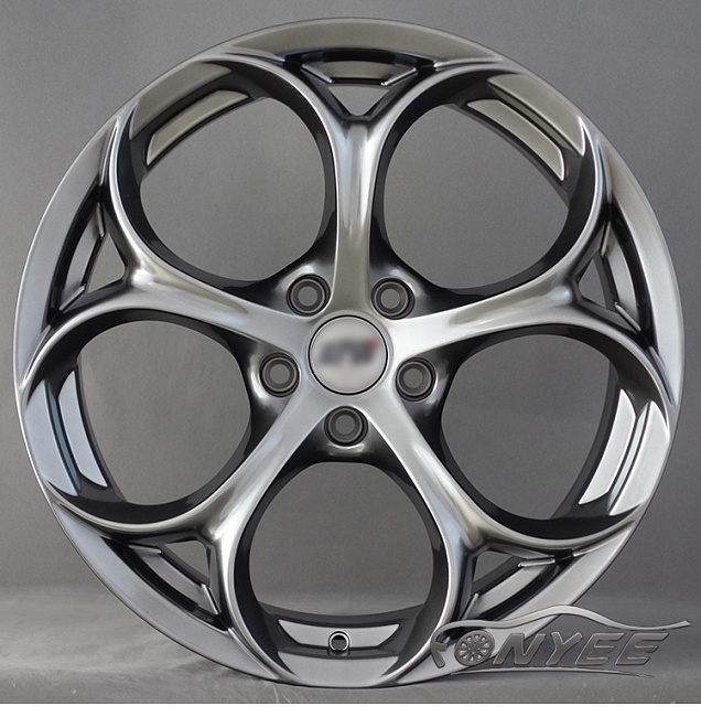 картинка Новые диски Alfa Romeo Giulia Quadrifoglio R18 5x110 ET33 J8 темно серебристый металик магазин  StreetTuning 