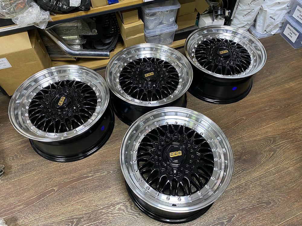 картинка Новые диски BBS RS R16 J8 ET25 4x100/4X114.3 черные+ полировка от магазина  StreetTuning