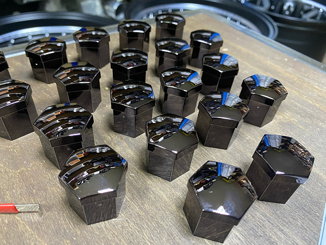 картинка Декоративные колпачки для колесных гаек и болтов под 22й ключ, титан магазин  StreetTuning 